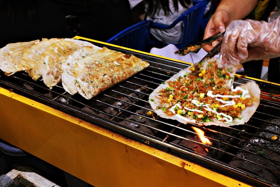 2. Bánh Tráng Nướng – 20K